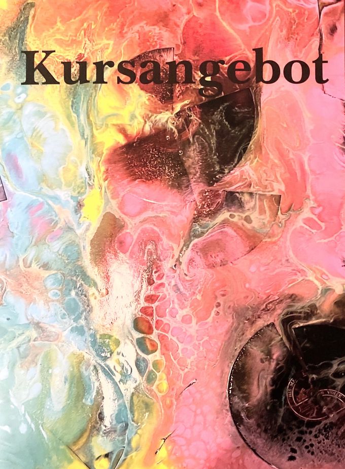 Ob Sie schon seit Jahren malen oder erst neu in der Welt der Farben und Formen eintauchen möchten: Ich helfen Ihnen gerne dabei. Ich bin leidenschaftlicher Künstler und biete geeignete Räumlichkeiten und die passenden Materialien dazu. Der Rest gestalten wir zusammen. Bei mir haben Sie die Möglichkeit neben dem grundsätzlichen Rüstzeug, auch all die kleinen und grossen Kniffe zu lernen. Gemeinsam erschaffen wir Kunst.  




